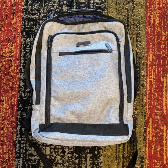 Kenneth Cole Reaction laptop backpack great condition - Picture 1 of 11
